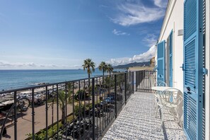 Deluxe Condo, Balcony, Sea View (Pietra di Mare) | Property grounds