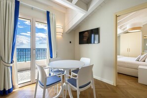 Panoramic Penthouse, Balcony, Sea View (Velamare) | Dining