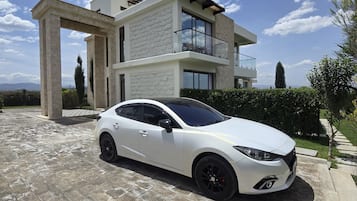 Luxury Double Room, Balcony, Sea View | Property grounds