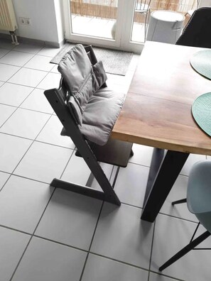 Interior - Loft with Fireplace – a Charming and Unique Apartment (Karlsdorf-Neuthard)