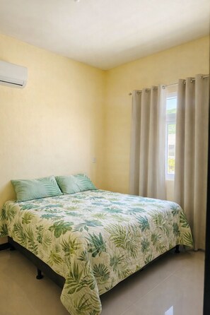 Bügeleisen/Bügelbrett, Internetzugang, Bettwäsche