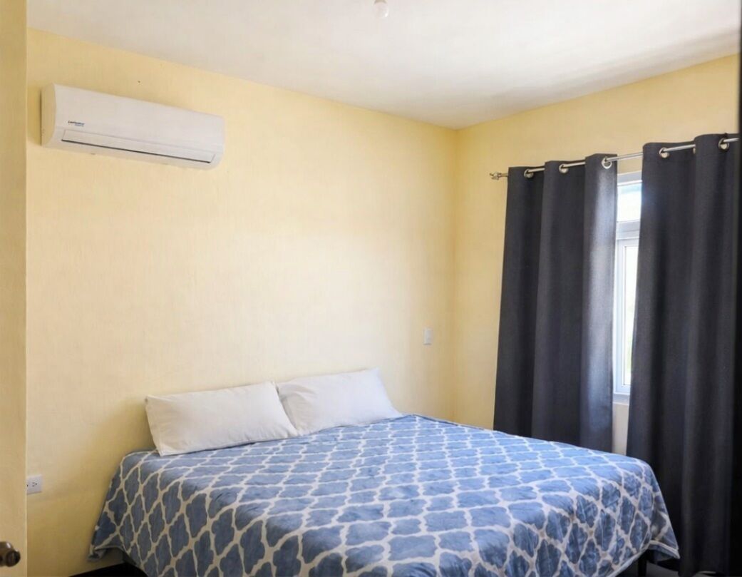 Strykejern/-brett, internettilgang og sengetøy