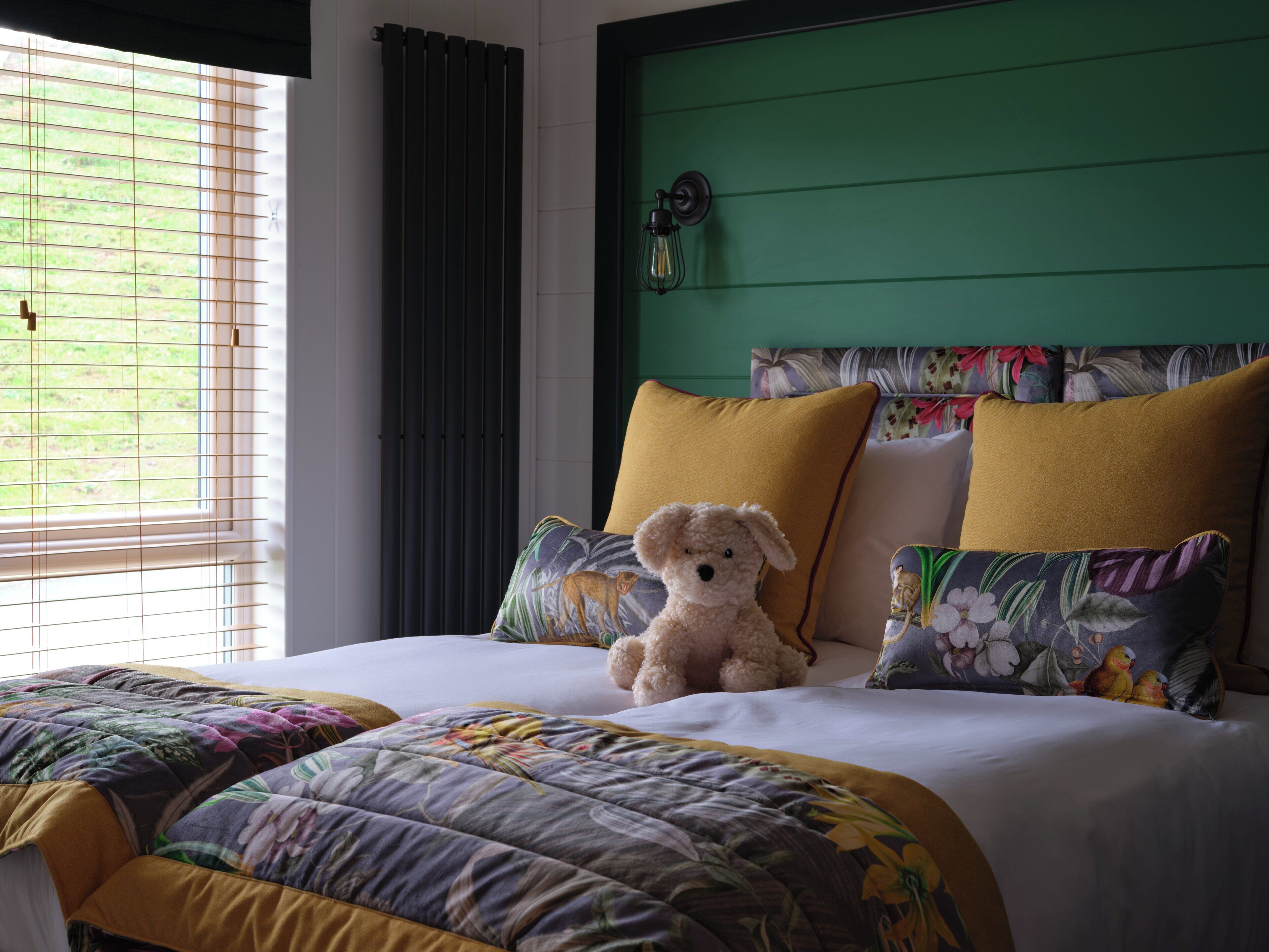 3 dormitoris, decoració individual i mobiliari individual 