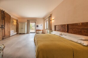 1 habitación, escritorio, wifi y ropa de cama 