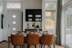 Dining - Wilde Spa (Carmarthen)