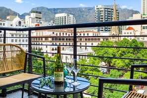Apartment (1 Bedroom) | Interior - Greenmarket Place 503 (Cape Town)