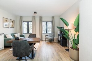 Flat-screen TV - Utrecht City Apartments- Weerdsingel (Utrecht)