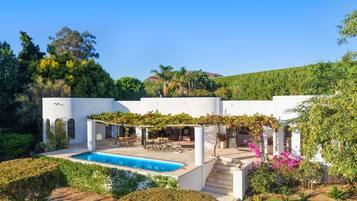 House (4 Bedrooms) | Front of property