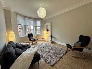 Interior - Appin Apartments - Welcome to a delightful and cosy Glasgow City apartment (Glasgow)