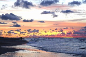 Beach nearby - Large holiday home, private garden (Kolobrzeg)