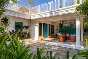 Exterior - Bale Baba Uyun (Utan)
