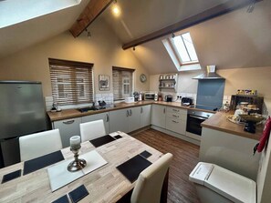 Mikrowelle, Ofen, Herdplatte, Geschirrspüler