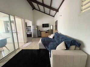 Living area - Spacious apartment 2 minutes from the beach (Le Gosier)