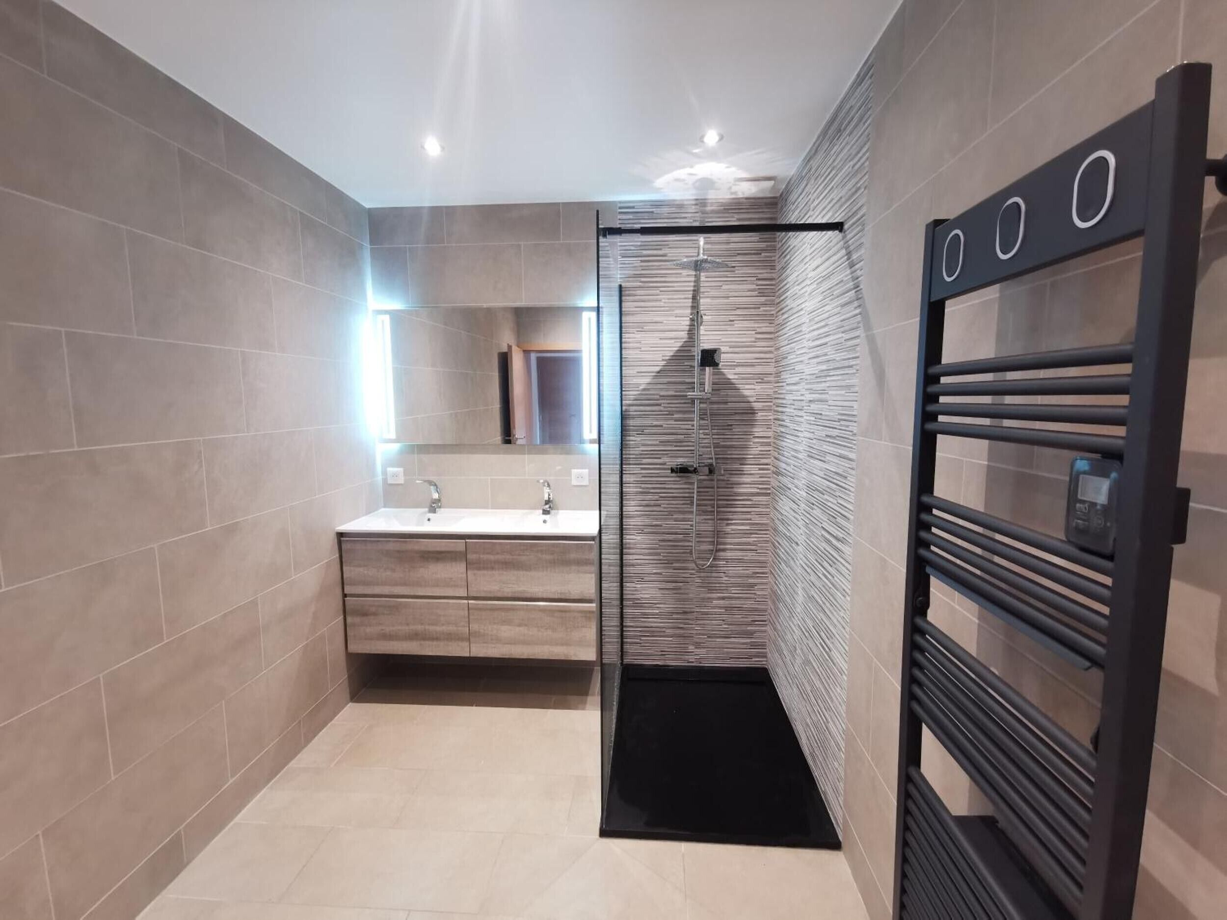 Doccia, asciugacapelli, asciugamani