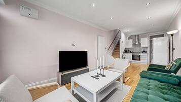 Smart TV, books, stereo