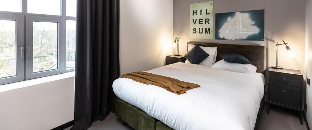 Laptop workspace, blackout curtains, iron/ironing board, free WiFi