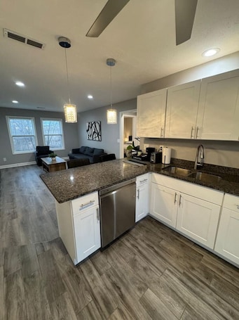 Interior. Spacious 2BR Apt (Sleeps 6): 2 KING Beds & Balcony