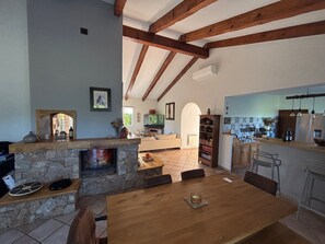 Dining - Charming villa with private pool 5 mns from beaches, Ghisonaccia, 20240, FR (Ghisonaccia)