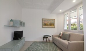 Villa, 2 Bedrooms, Patio, Garden View | Living room - Bright Villa With Garden in Lignano Pineta (Lignano Sabbiadoro)