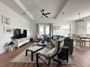 Smart TV - Spacious Family Home near Gulf Beaches (Venice)