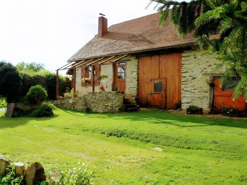 Guest Room "Du Mas" with Private Terrace, Shared Garden, and Wi-Fi