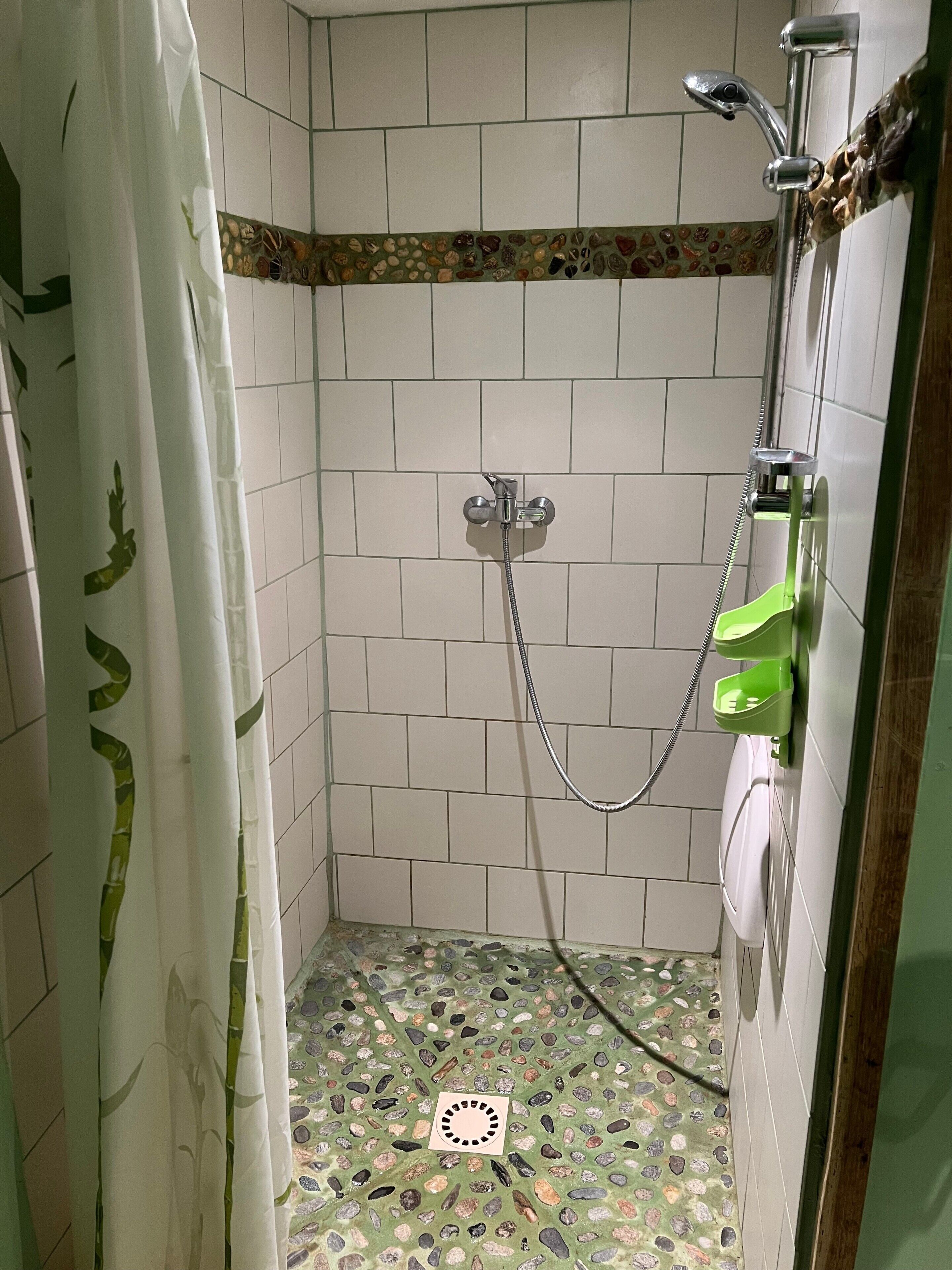 Douche, serviettes fournies