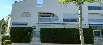 Apartment 500m from the beach