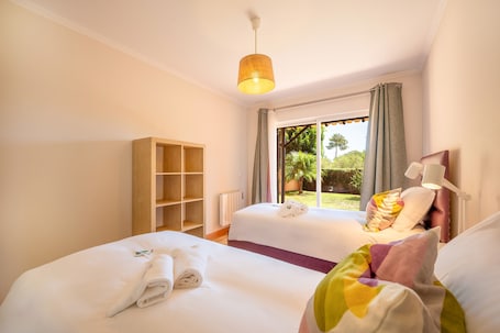 House | 2 bedrooms. Aroeira Garden by Homing