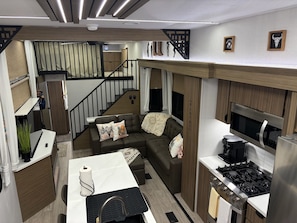 Interior - 3-bedroom RV with boat dock & golf cart in Westgate River Ranch Resort and Rodeo (Lake Wales)