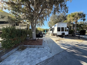 Property grounds - 3-bedroom RV with boat dock & golf cart in Westgate River Ranch Resort and Rodeo (Lake Wales)