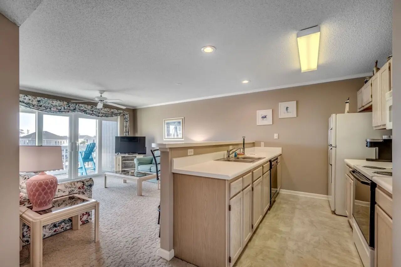 雪櫃、微波爐、焗爐、爐具