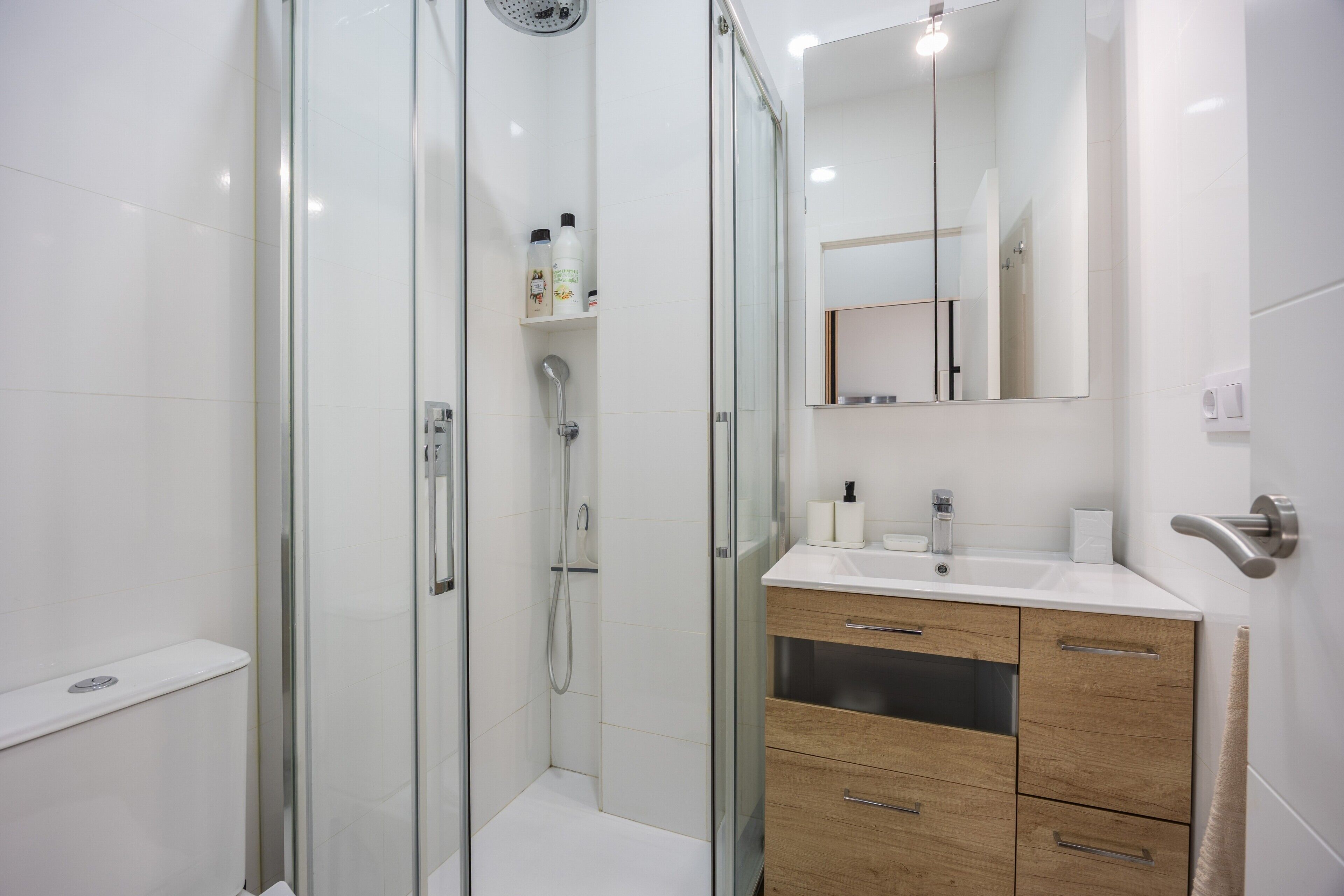 Douche, serviettes fournies