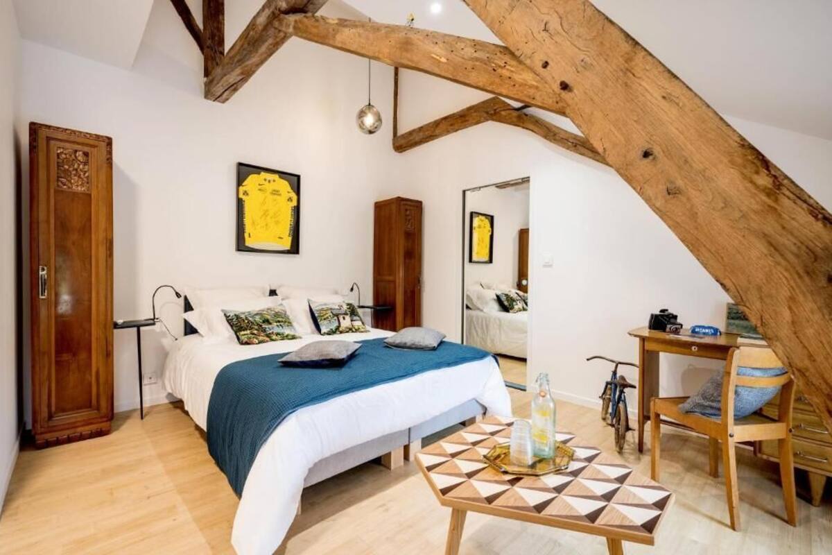 Dreibettzimmer, Blick auf den Innenhof | Verdunkelungsvorhänge, kostenloses WLAN