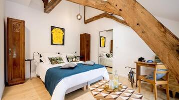 Triple Room, Courtyard View