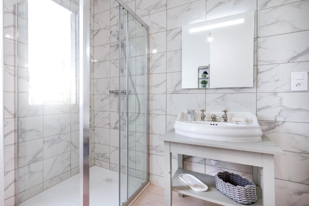Chambre Double, vue jardin | Salle de bain