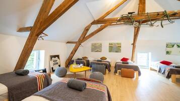 Dormitorio compartido, vista a la ciudad | Spa