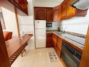 Fridge, microwave, oven, toaster - Don Antonio -  next to the beach of Los Cristianos (Playa De Los Cristianos)