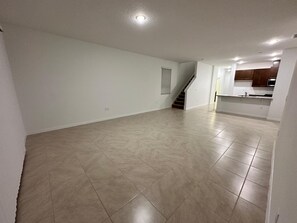 Interior - Spacious New 7-bedroom house in beautiful Groveland with AC , gym, pool and park (Groveland)