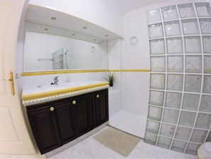 Towels - DIAMANTES III - nice apartment with community pool (Playa De Los Cristianos)