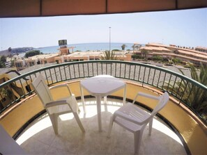 Outdoor dining - Torres del Sol - stunning sea view and pools (Playa De Los Cristianos)