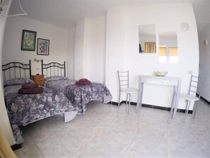 1 bedroom, iron/ironing board, WiFi, bed sheets - Torres del Sol - stunning sea view and pools (Playa De Los Cristianos)