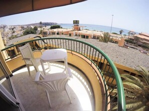 Outdoor dining - Torres del Sol - stunning sea view and pools (Playa De Los Cristianos)