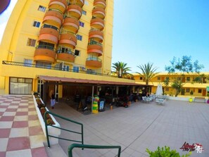 Exterior - Torres del Sol - great sea views, community pools (Playa De Los Cristianos)