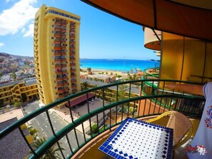 Outdoor dining - Torres del Sol - great sea views, community pools (Playa De Los Cristianos)