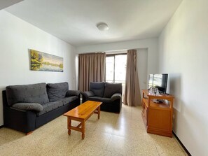 TV - SIERRA - two bedroom with city views (Playa De Los Cristianos)