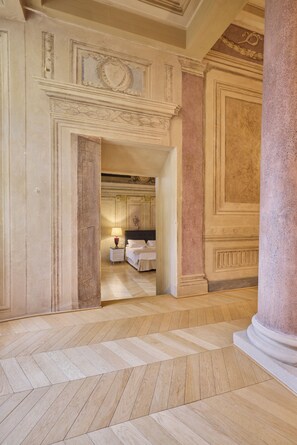 Interior - Elegant Historic Apartment with Frescoes and View of Valdichiana (Cortona)