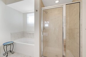 Towels - Sunset Bay Villa 320 by Seaside Vacations and Sales (Chincoteague Island)