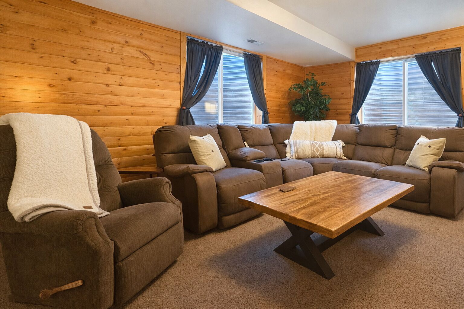 Een smart-tv en boeken