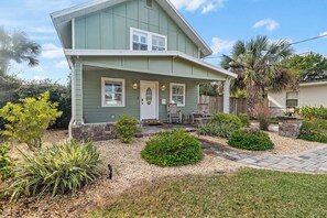 Exterior - Florida Breeze l Hot Tub l Walkable (St. Augustine)