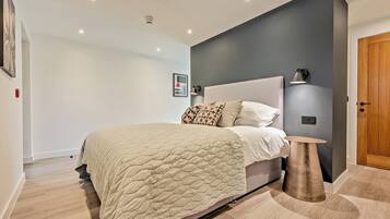 1 غرفة نوم وبديكورات فريدة لكل غرفة وطراز فريد لكل وحدة وواي فاي مجانًا